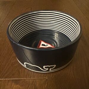 Vineyard Vines Navy and White Dog Bowl